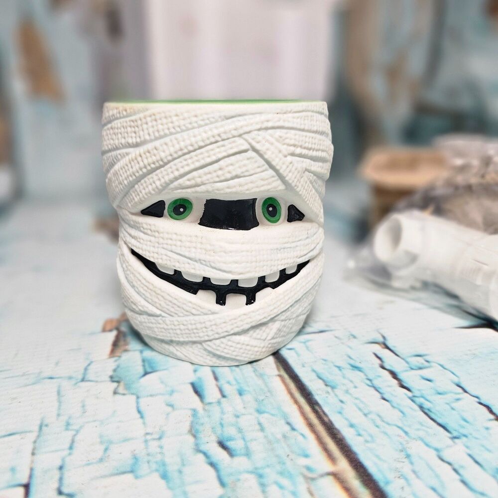 Scentsy Under Wraps Halloween Mummy Mini Plug-In Warmer New In Box Ceramic